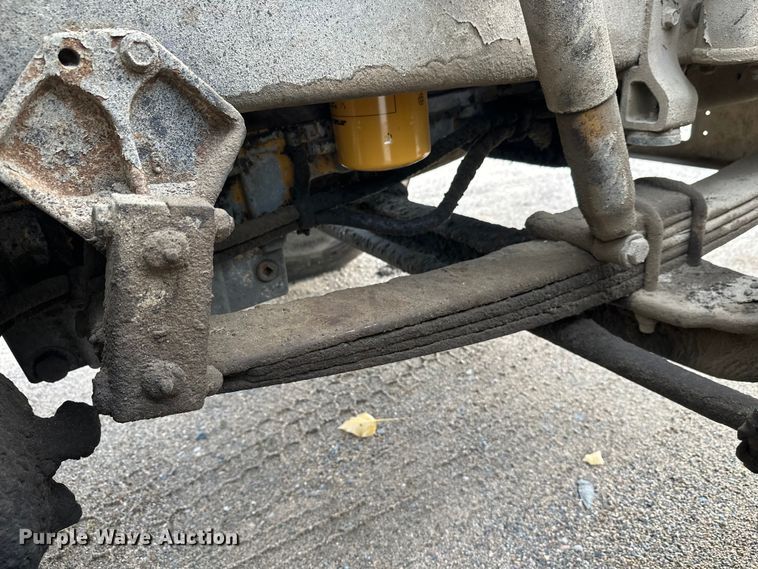 image for item DW4334 1993 International 9300 tank truck