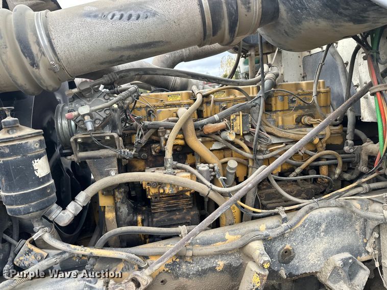 image for item DW4334 1993 International 9300 tank truck