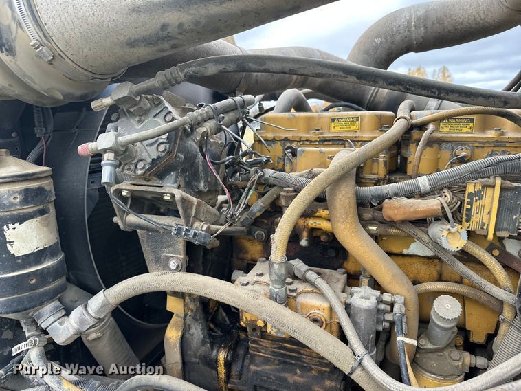 image for item DW4334 1993 International 9300 tank truck