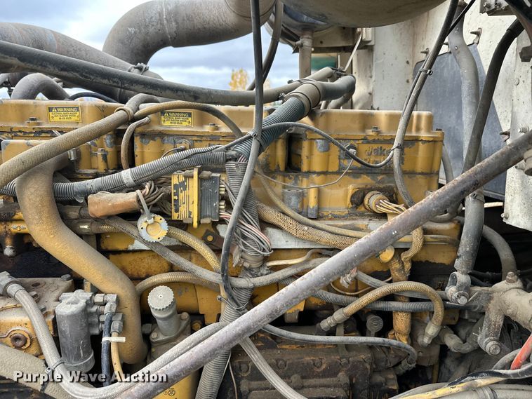 image for item DW4334 1993 International 9300 tank truck