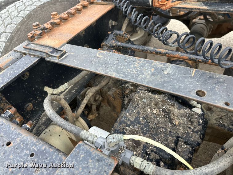 image for item DW4335 2007 International 9200i semi truck