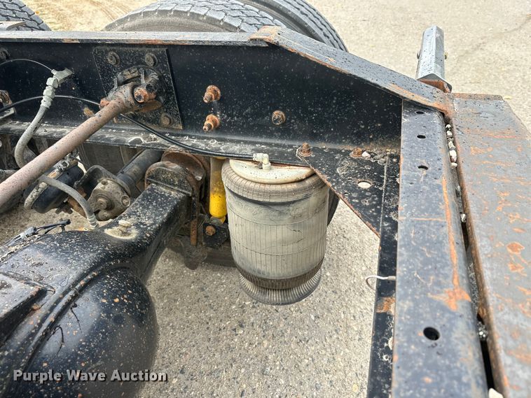 image for item DW4335 2007 International 9200i semi truck