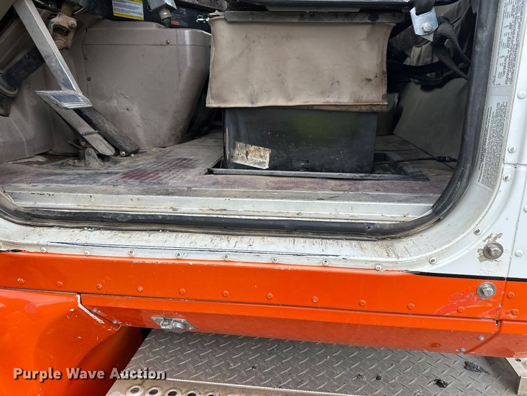 image for item DW4335 2007 International 9200i semi truck