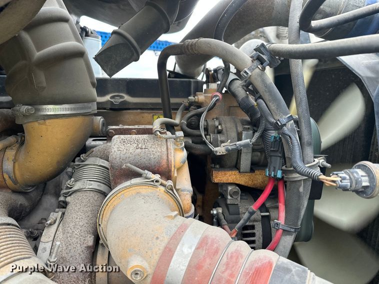 image for item DW4335 2007 International 9200i semi truck