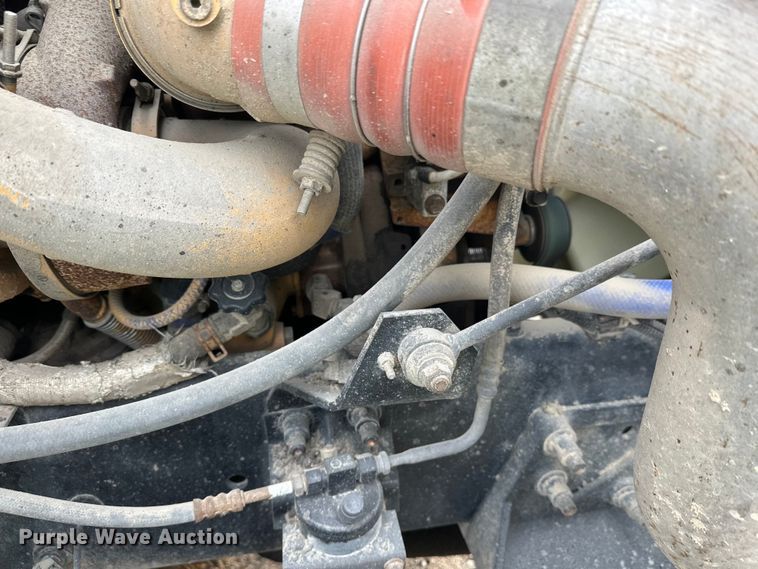 image for item DW4335 2007 International 9200i semi truck