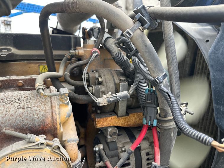 image for item DW4335 2007 International 9200i semi truck