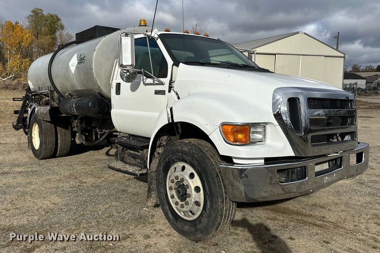 image for item DW4336 2009 Ford F750 Super Duty oil distributor truck