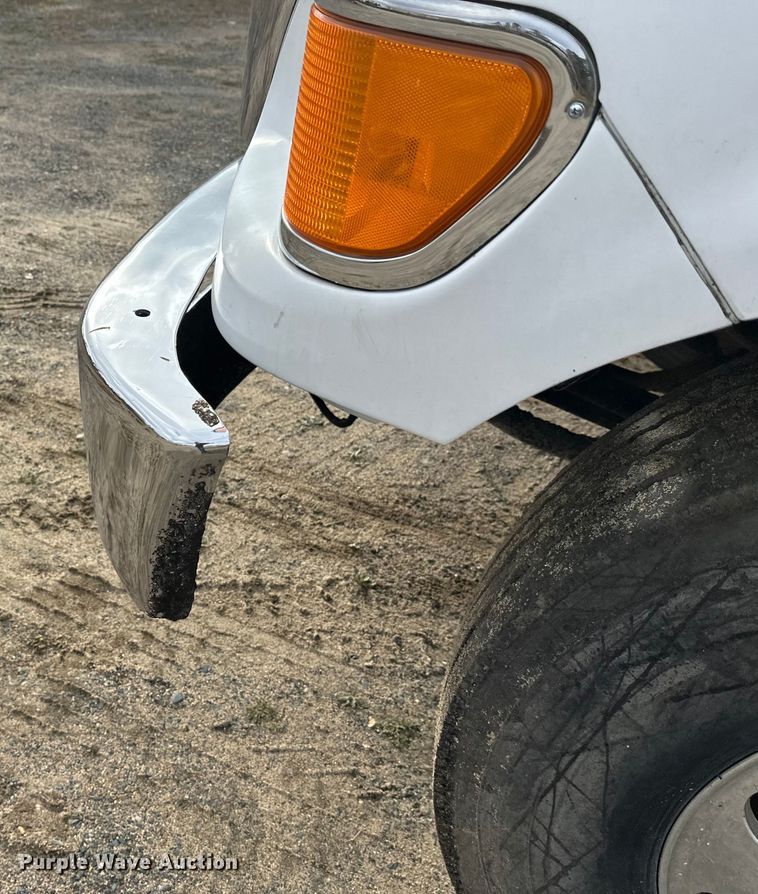 image for item DW4336 2009 Ford F750 Super Duty oil distributor truck