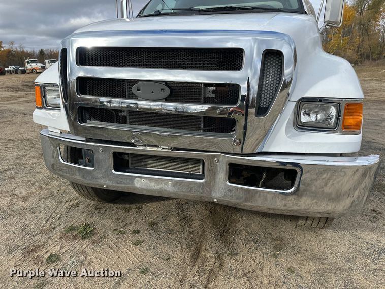 image for item DW4336 2009 Ford F750 Super Duty oil distributor truck