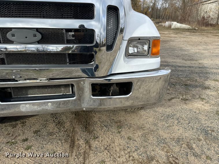 image for item DW4336 2009 Ford F750 Super Duty oil distributor truck