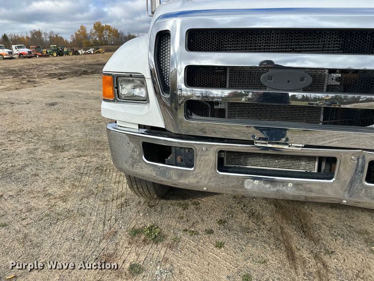 image for item DW4336 2009 Ford F750 Super Duty oil distributor truck