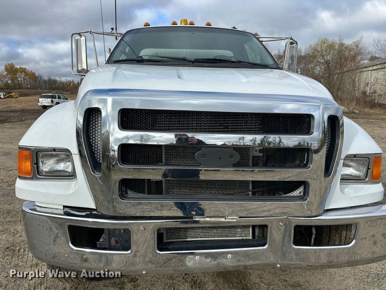 image for item DW4336 2009 Ford F750 Super Duty oil distributor truck