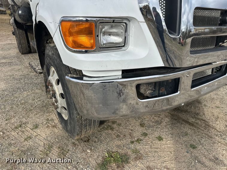 image for item DW4336 2009 Ford F750 Super Duty oil distributor truck