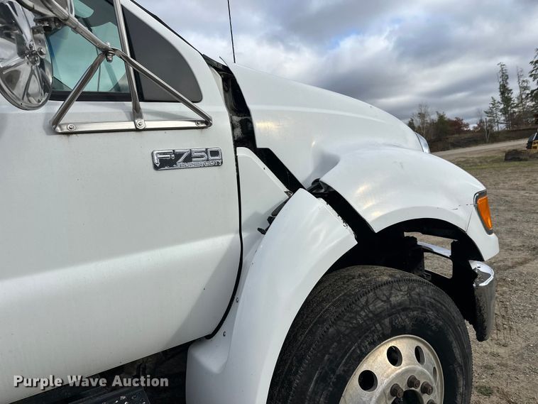 image for item DW4336 2009 Ford F750 Super Duty oil distributor truck