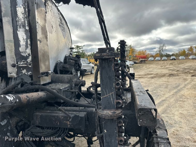 image for item DW4336 2009 Ford F750 Super Duty oil distributor truck