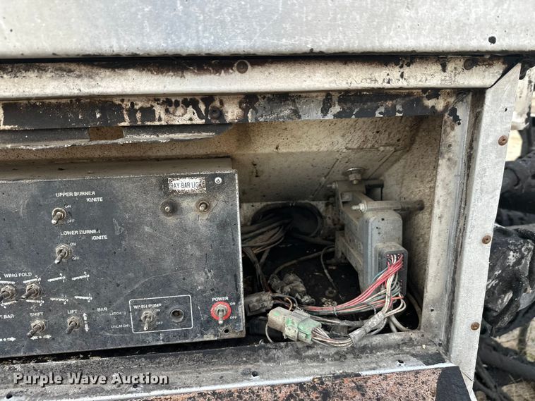 image for item DW4336 2009 Ford F750 Super Duty oil distributor truck