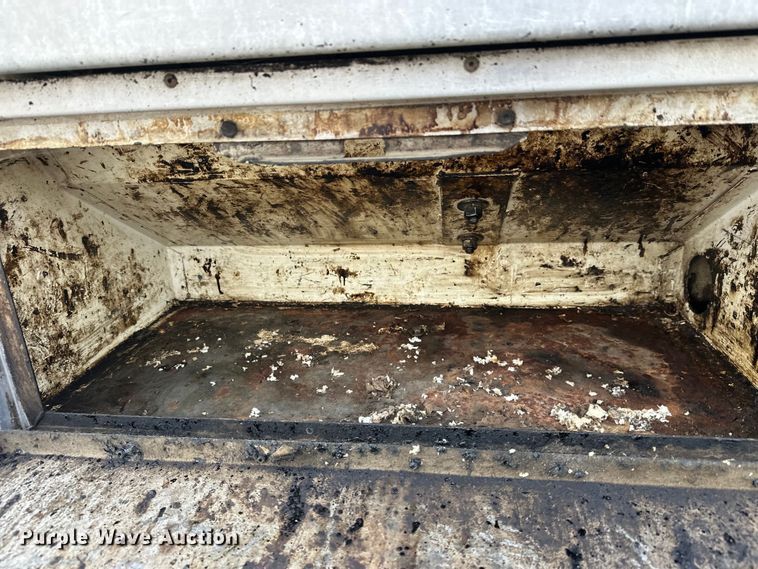 image for item DW4336 2009 Ford F750 Super Duty oil distributor truck