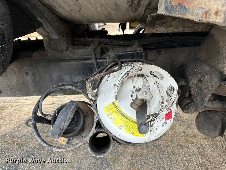 image for item DW4336 2009 Ford F750 Super Duty oil distributor truck