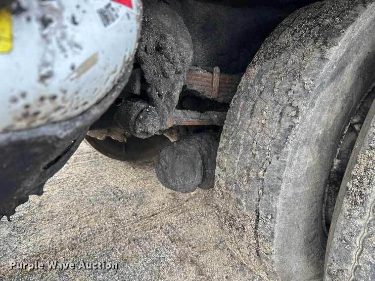 image for item DW4336 2009 Ford F750 Super Duty oil distributor truck