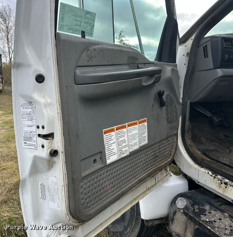 image for item DW4336 2009 Ford F750 Super Duty oil distributor truck