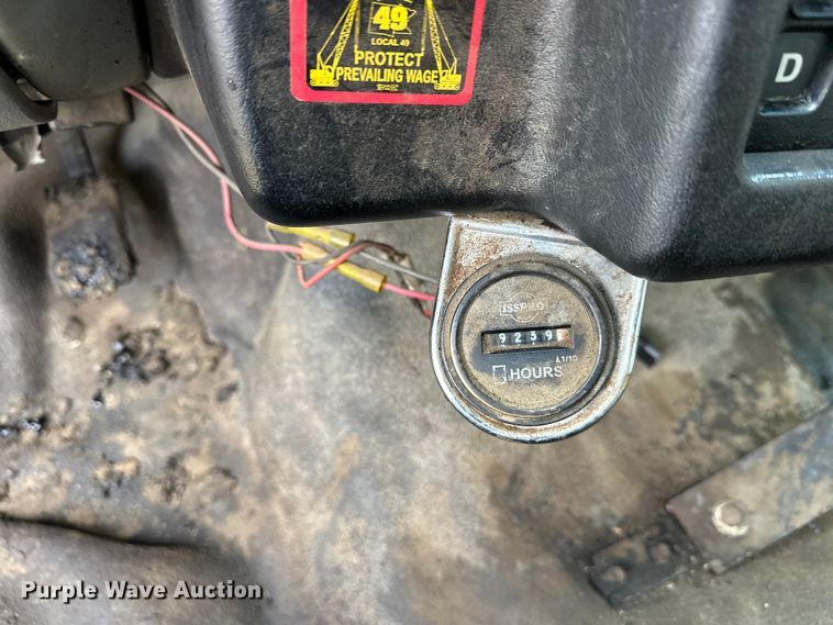 image for item DW4336 2009 Ford F750 Super Duty oil distributor truck