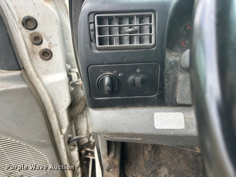 image for item DW4336 2009 Ford F750 Super Duty oil distributor truck