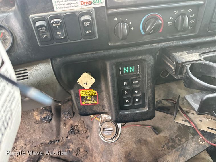 image for item DW4336 2009 Ford F750 Super Duty oil distributor truck