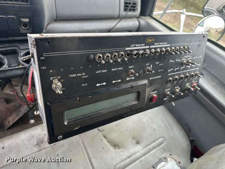 image for item DW4336 2009 Ford F750 Super Duty oil distributor truck