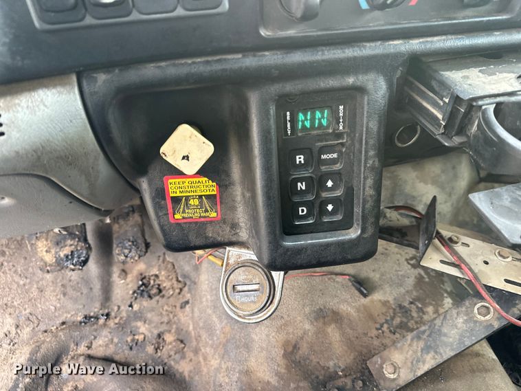 image for item DW4336 2009 Ford F750 Super Duty oil distributor truck