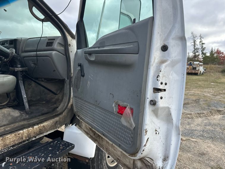 image for item DW4336 2009 Ford F750 Super Duty oil distributor truck