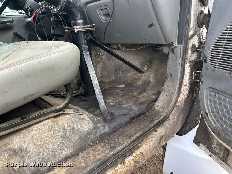 image for item DW4336 2009 Ford F750 Super Duty oil distributor truck