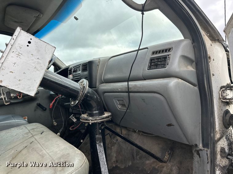 image for item DW4336 2009 Ford F750 Super Duty oil distributor truck