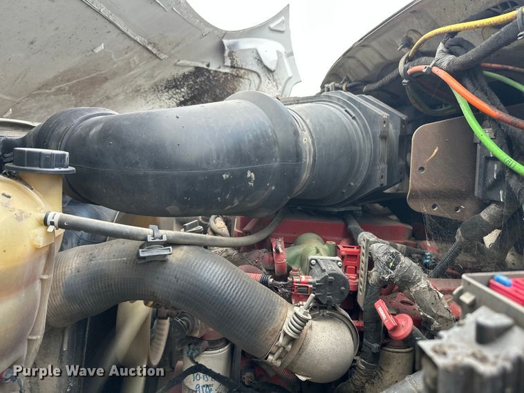 image for item DW4336 2009 Ford F750 Super Duty oil distributor truck