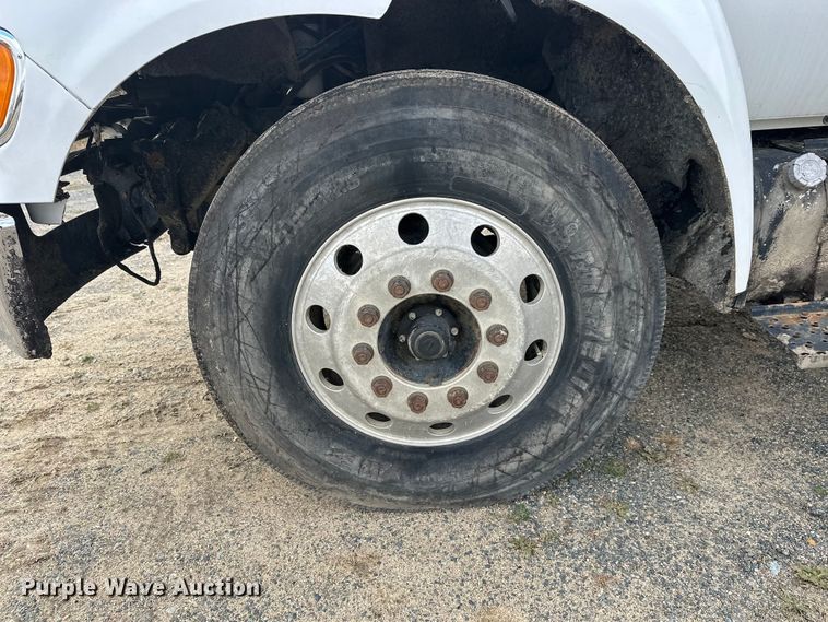 image for item DW4336 2009 Ford F750 Super Duty oil distributor truck