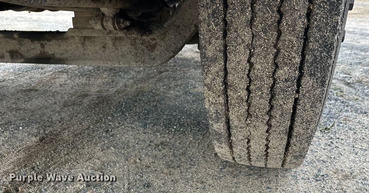 image for item DW4336 2009 Ford F750 Super Duty oil distributor truck