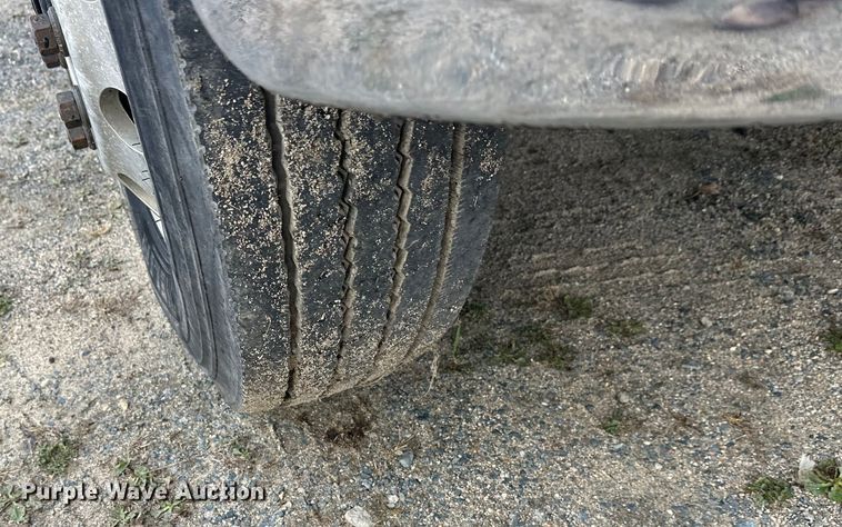 image for item DW4336 2009 Ford F750 Super Duty oil distributor truck