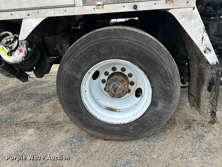 image for item DW4336 2009 Ford F750 Super Duty oil distributor truck