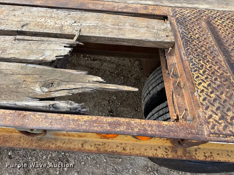 image for item DW6633 1994 Dynaweld equipment trailer