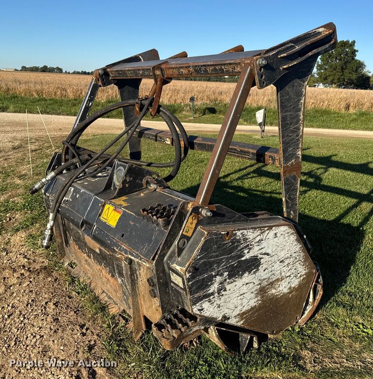 image for item DW6645 2020 Caterpillar HM415C Mulcher skid steer mulcher