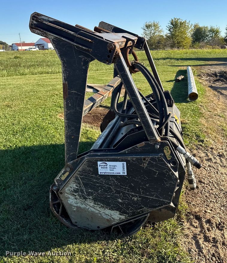 image for item DW6645 2020 Caterpillar HM415C Mulcher skid steer mulcher