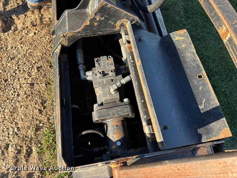 image for item DW6645 2020 Caterpillar HM415C Mulcher skid steer mulcher