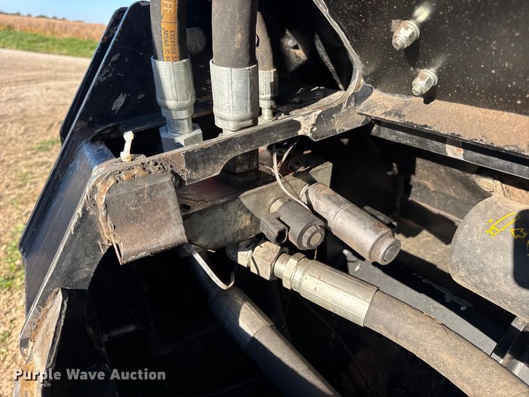 image for item DW6645 2020 Caterpillar HM415C Mulcher skid steer mulcher