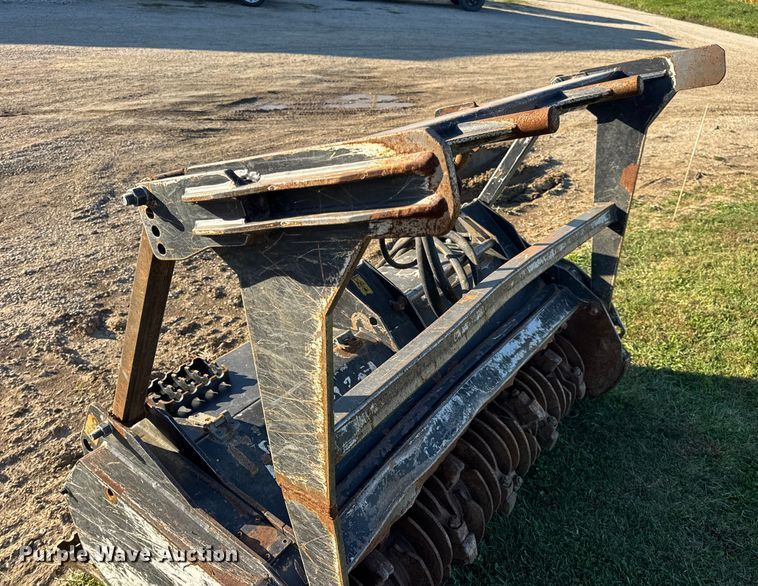 image for item DW6645 2020 Caterpillar HM415C Mulcher skid steer mulcher