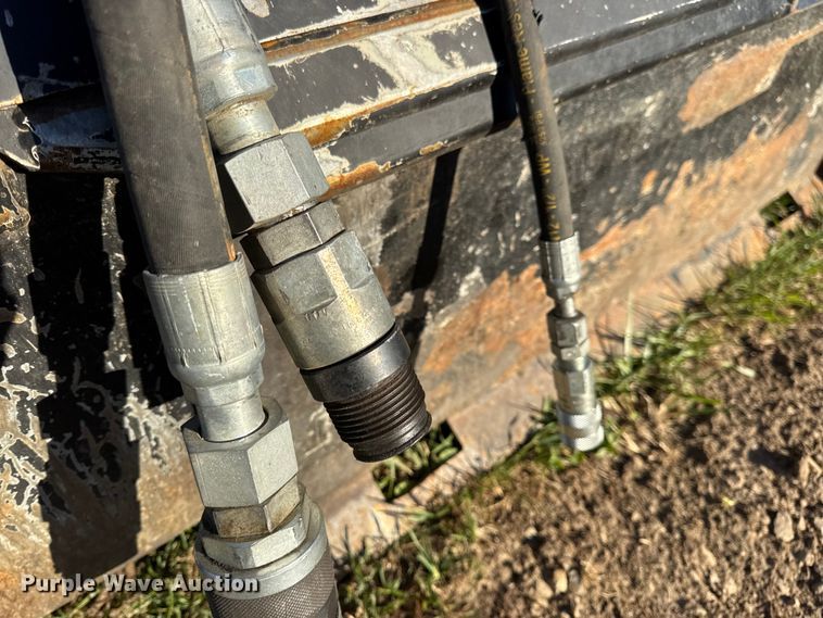 image for item DW6645 2020 Caterpillar HM415C Mulcher skid steer mulcher