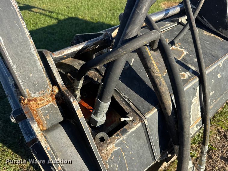 image for item DW6645 2020 Caterpillar HM415C Mulcher skid steer mulcher