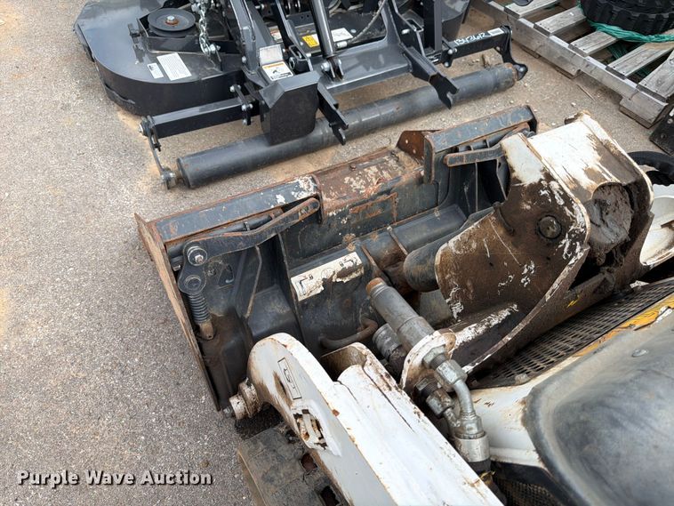 image for item DX5849 2023 Bobcat MT100 compact utility loader