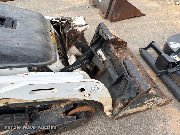 image for item DX5849 2023 Bobcat MT100 compact utility loader