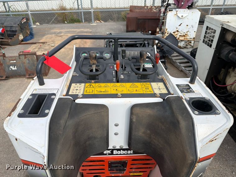 image for item DX5849 2023 Bobcat MT100 compact utility loader