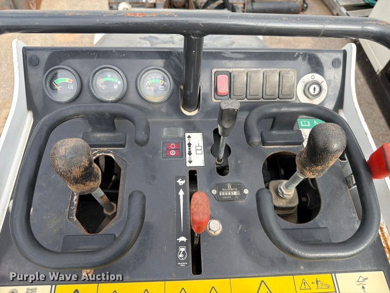 image for item DX5849 2023 Bobcat MT100 compact utility loader