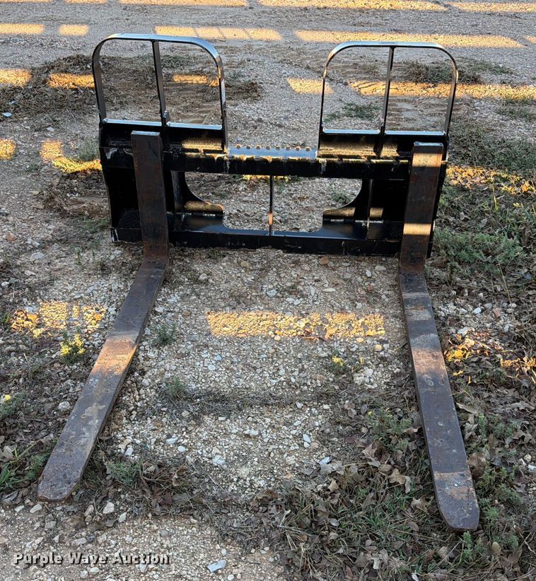 image for item DX5863 HLA Atrachments HD42BO5000 skid steer forks